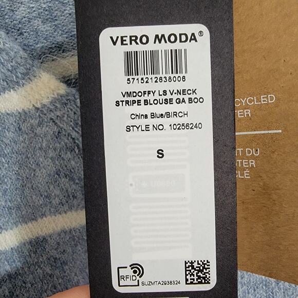 Nordsteoms Vera Moda V Neck Long Sleeve Sweater SOFT Blue Striped Womens S NWT - Picture 4 of 9